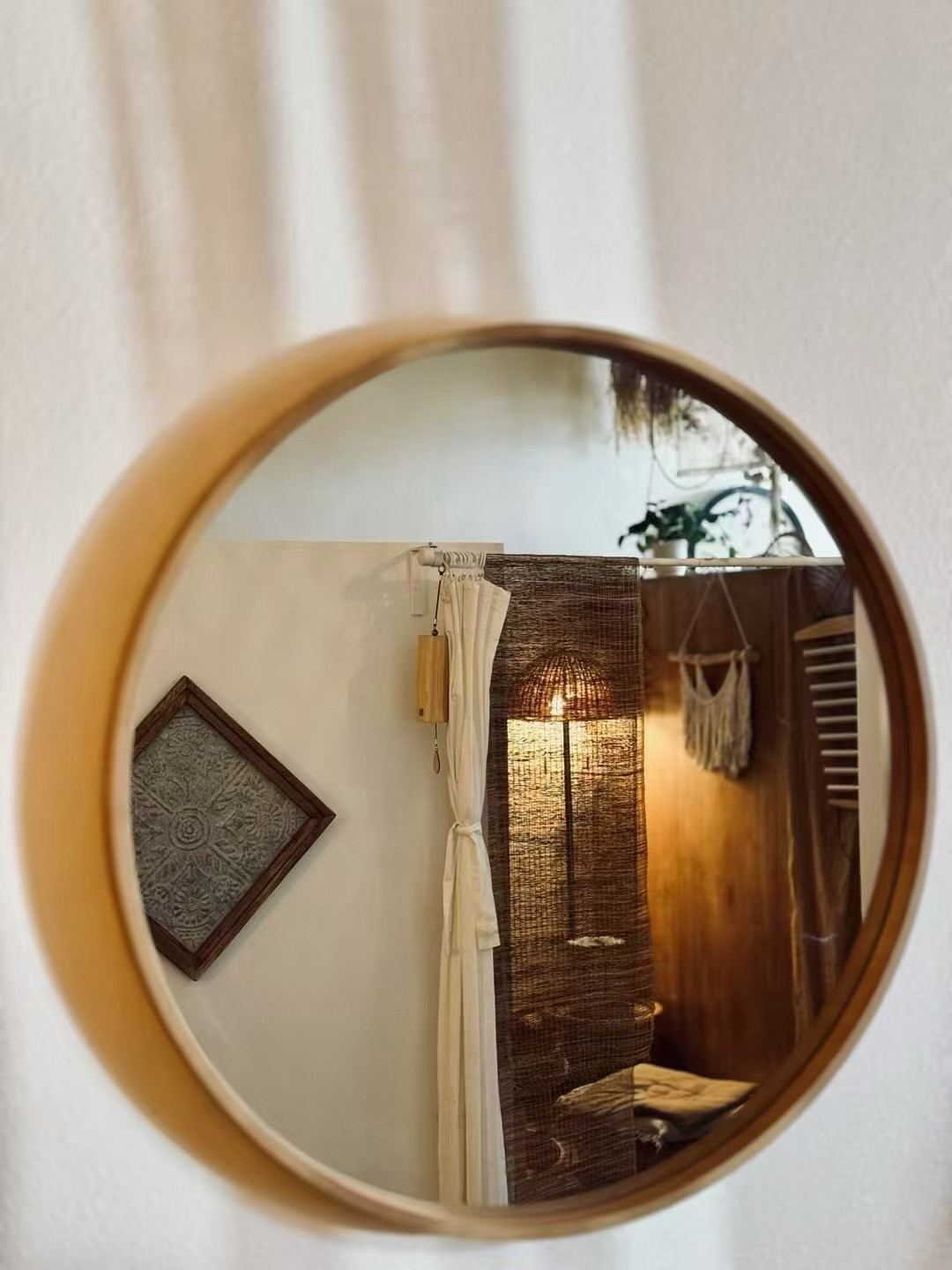 Yu Hair 圆镜子里的禅系房间